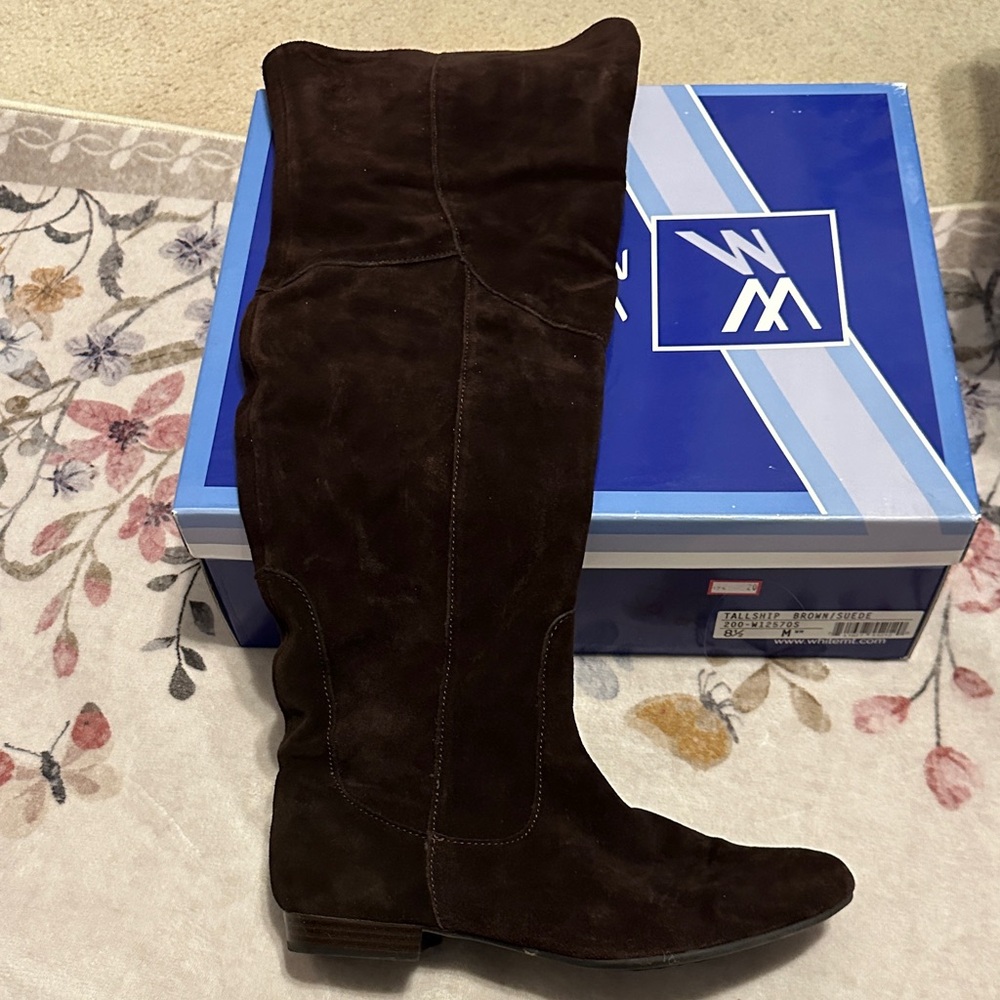 White Mountain Brown Suede Boots